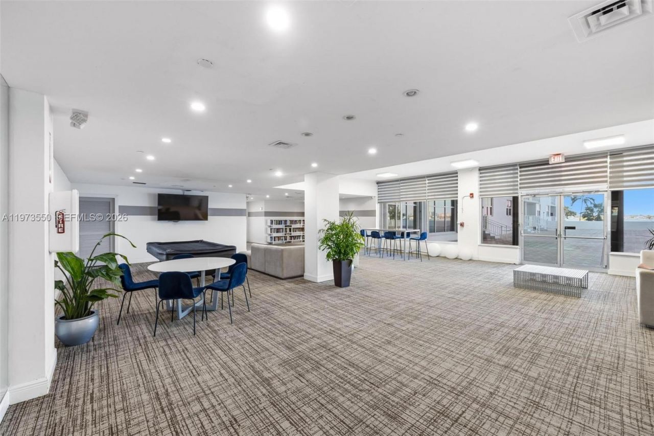 10350 W Bay Harbor Dr, Unit PH-H, Bay Harbor Islands, FL 33154 Photo