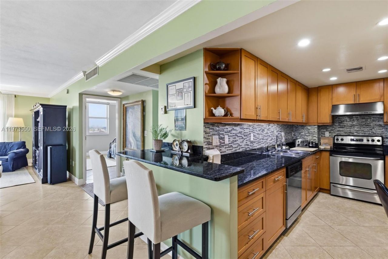 10350 W Bay Harbor Dr, Unit PH-H, Bay Harbor Islands, FL 33154 Photo