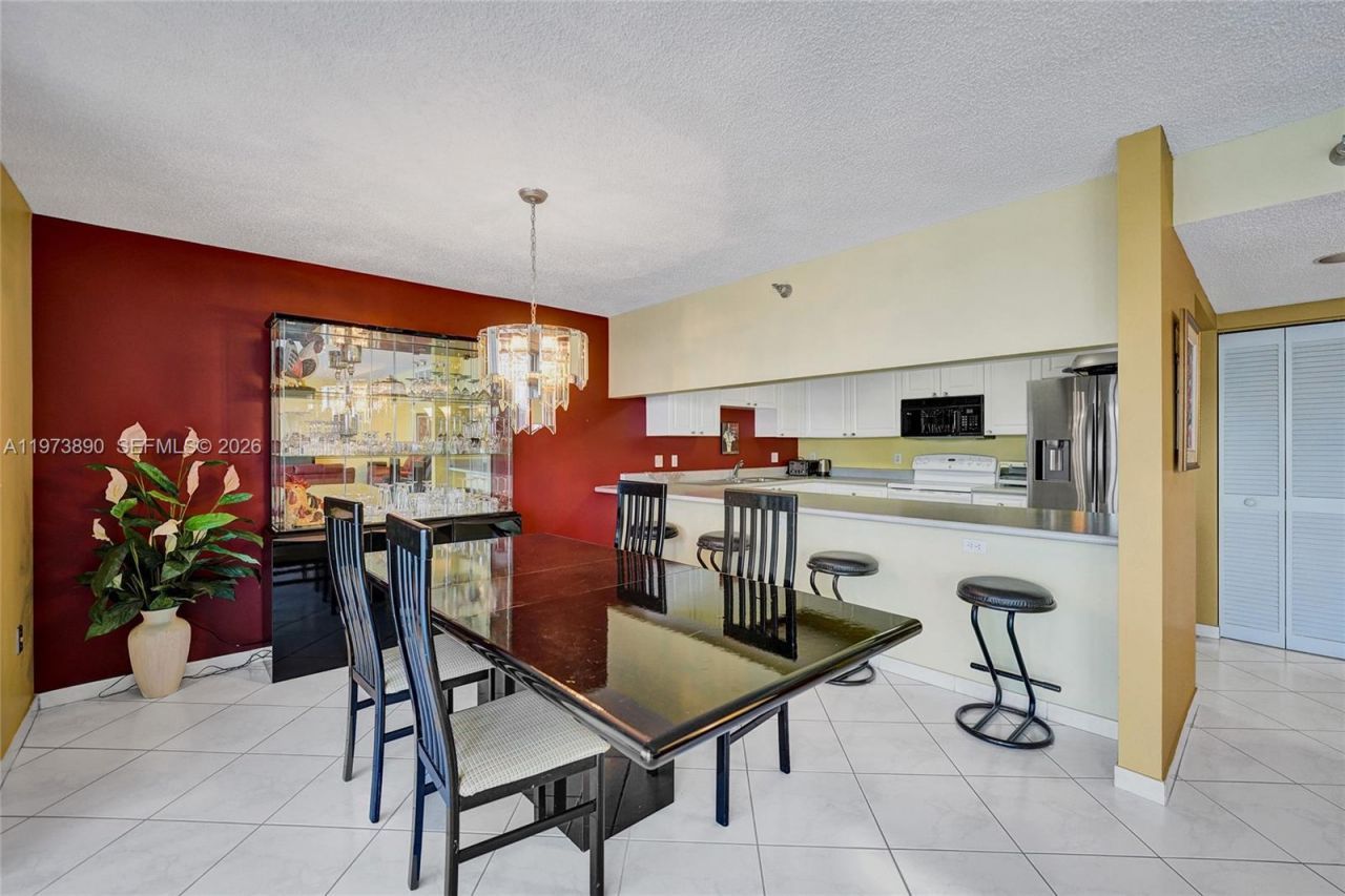 17700 N Bay Rd , Unit 805, Sunny Isles Beach, FL 33160 Photo