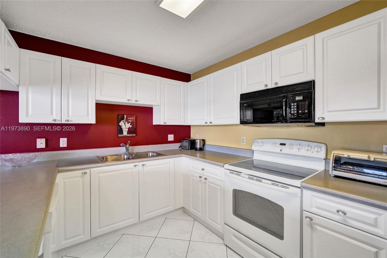 17700 N Bay Rd , Unit 805, Sunny Isles Beach, FL 33160 Photo