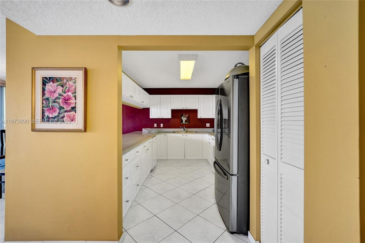 17700 N Bay Rd , Unit 805, Sunny Isles Beach, FL 33160 Photo