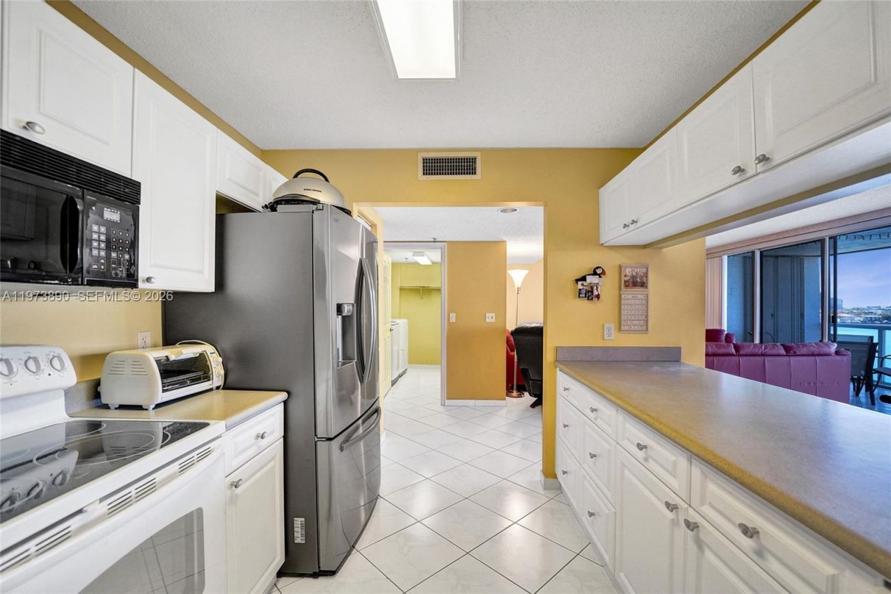 17700 N Bay Rd , Unit 805, Sunny Isles Beach, FL 33160 Photo