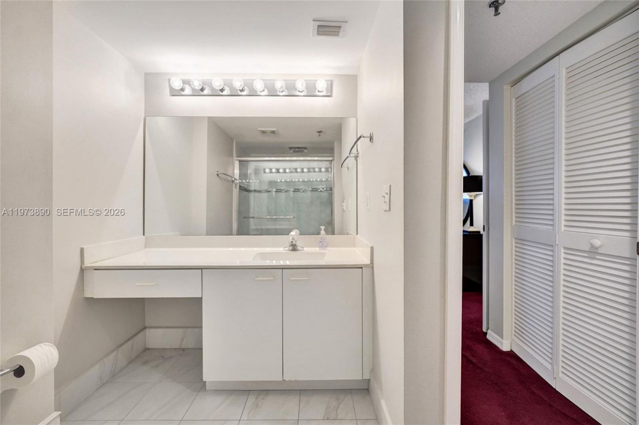 17700 N Bay Rd , Unit 805, Sunny Isles Beach, FL 33160 Photo