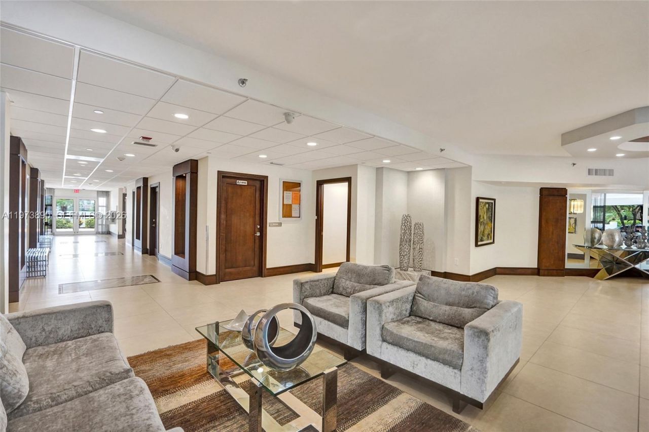 17700 N Bay Rd , Unit 805, Sunny Isles Beach, FL 33160 Photo