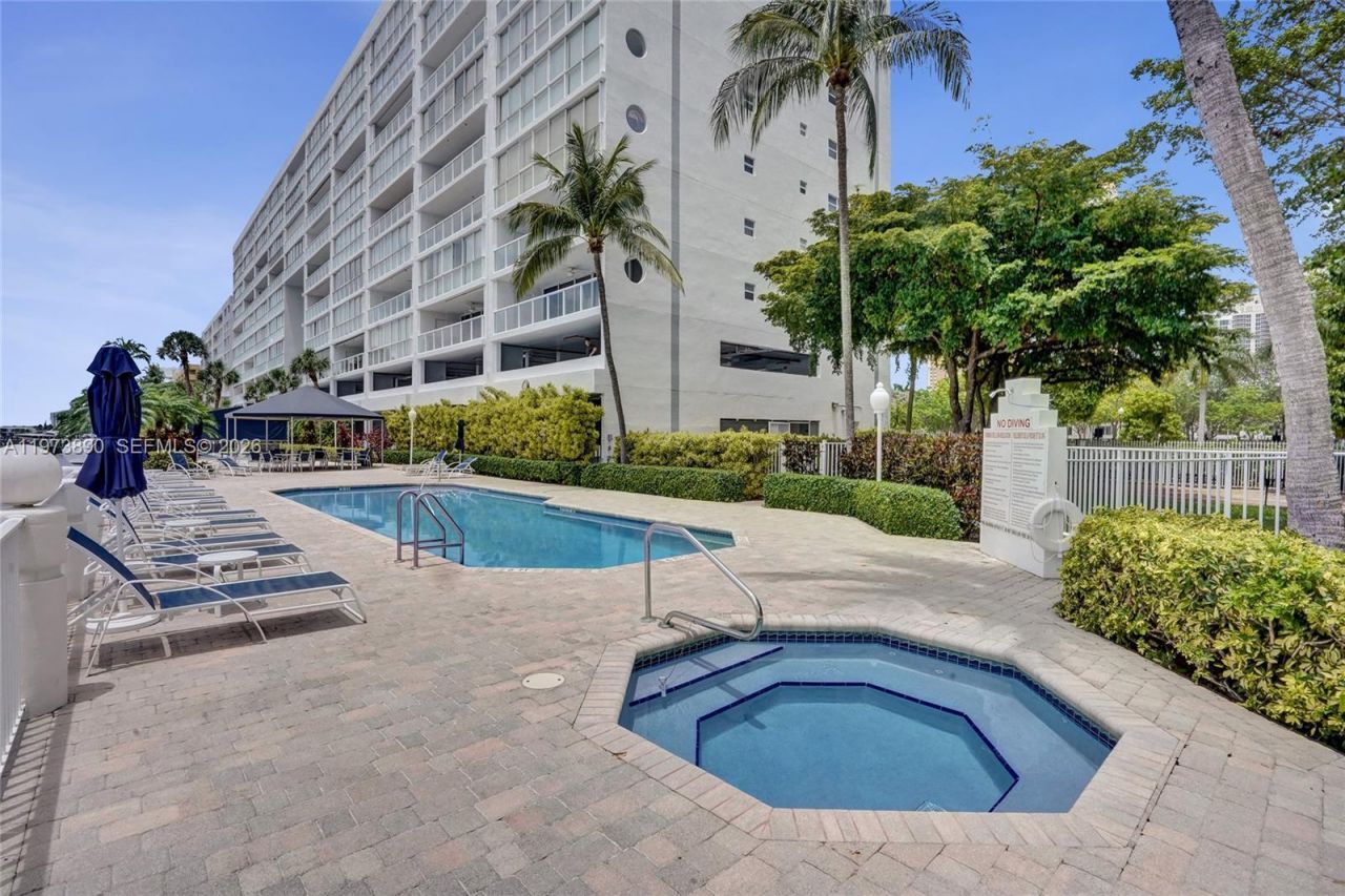 17700 N Bay Rd , Unit 805, Sunny Isles Beach, FL 33160 Photo