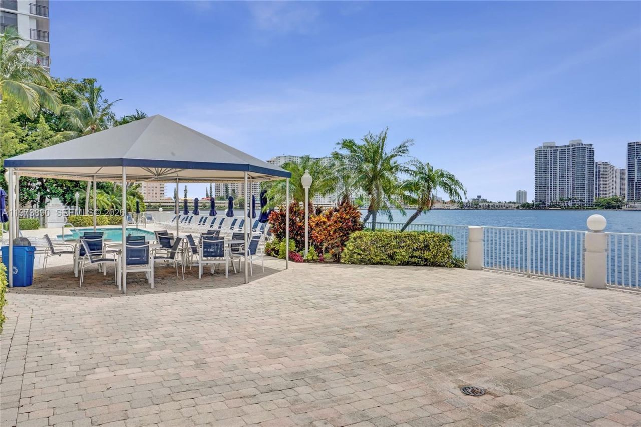 17700 N Bay Rd , Unit 805, Sunny Isles Beach, FL 33160 Photo