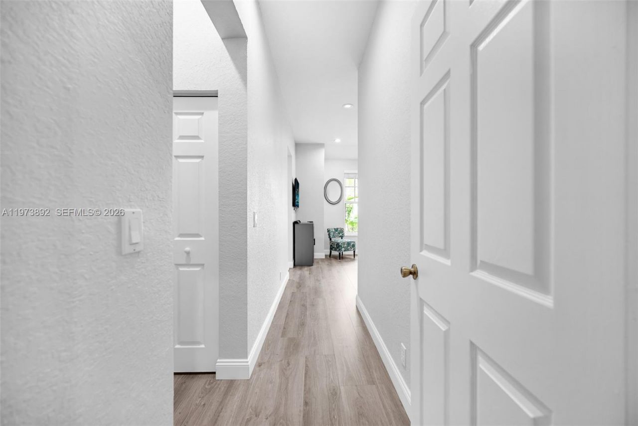 5731 NW 120th Ave, Coral Springs, FL 33076 Photo