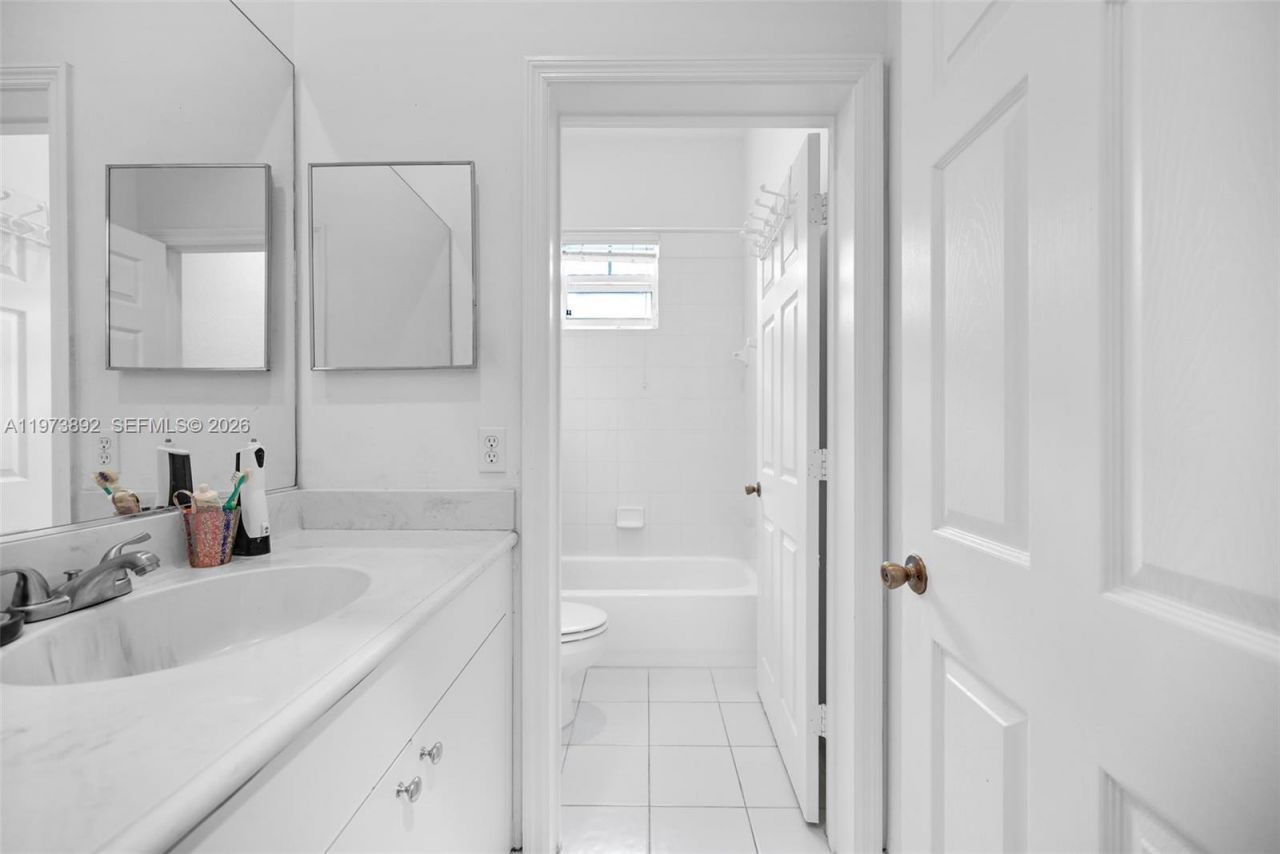 5731 NW 120th Ave, Coral Springs, FL 33076 Photo