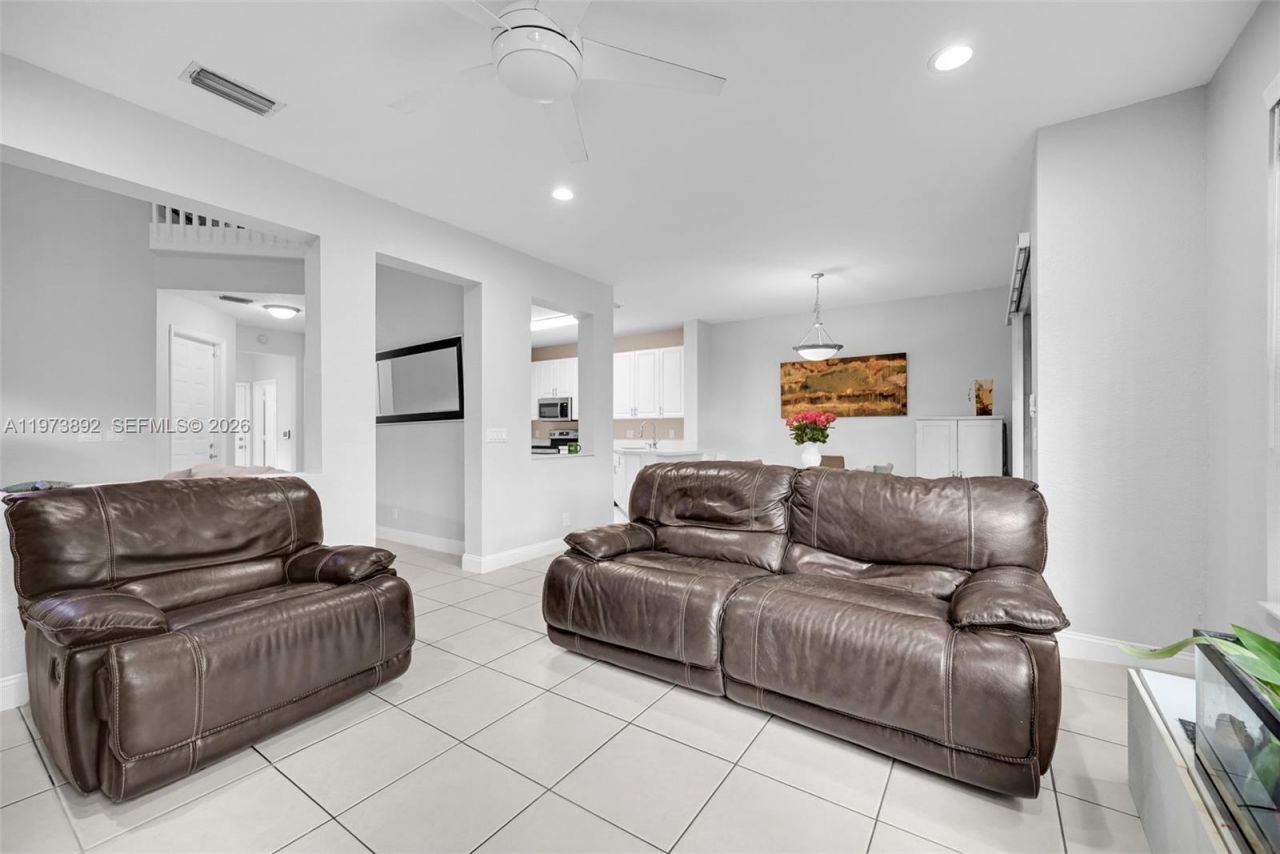 5731 NW 120th Ave, Coral Springs, FL 33076 Photo