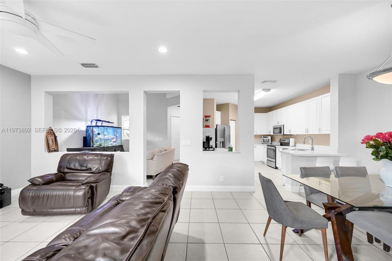 5731 NW 120th Ave, Coral Springs, FL 33076 Photo