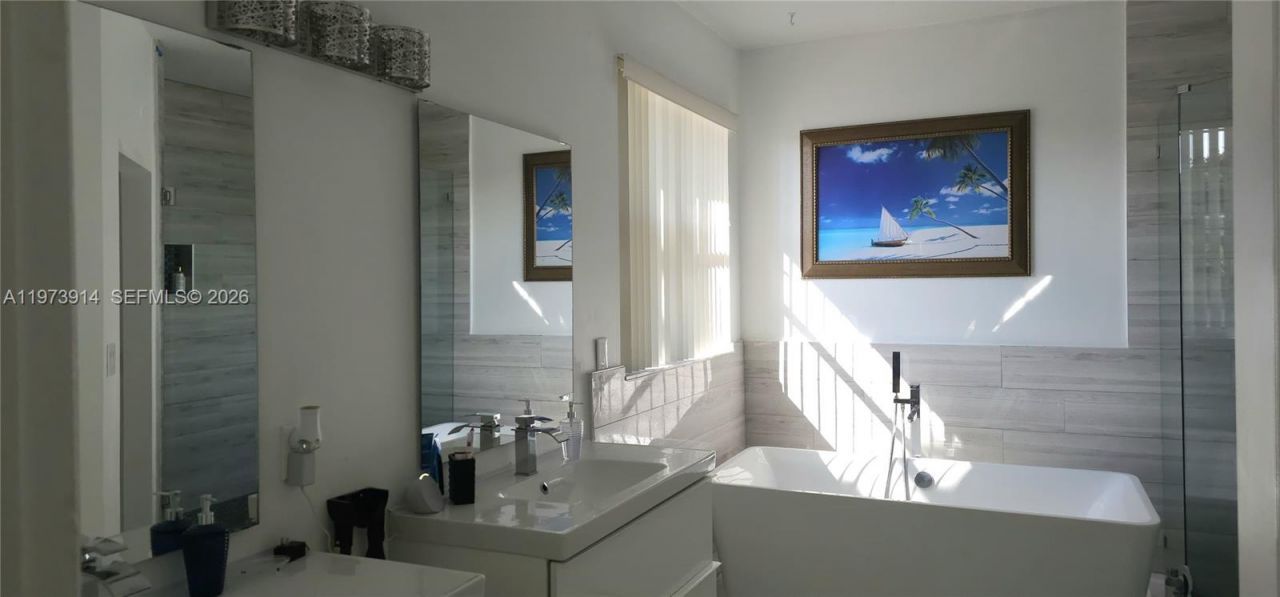 2150 NW 100th Ave, Pembroke Pines, FL 33024 Photo