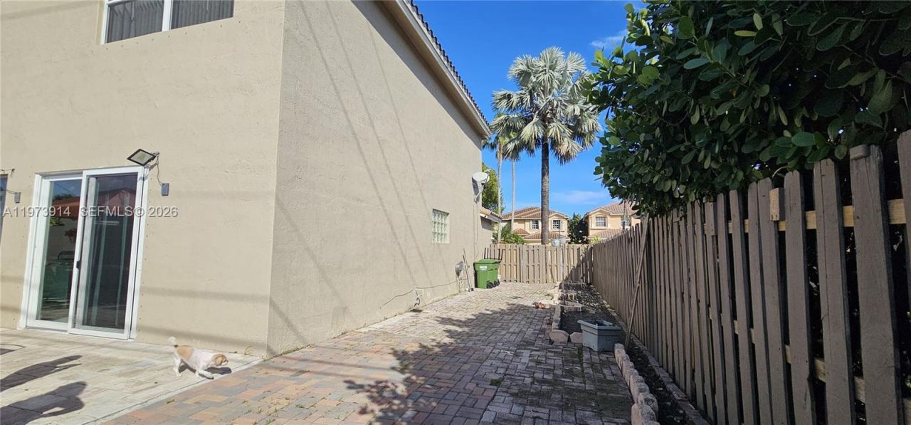 2150 NW 100th Ave, Pembroke Pines, FL 33024 Photo