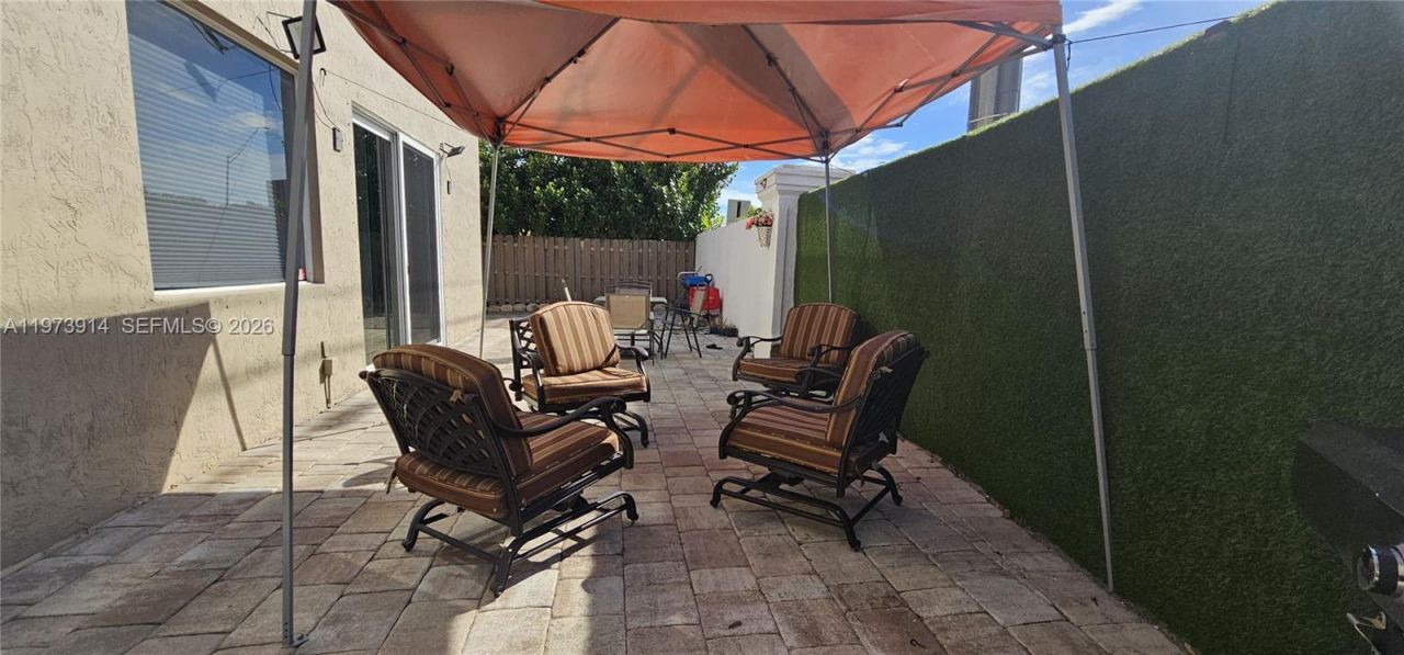 2150 NW 100th Ave, Pembroke Pines, FL 33024 Photo