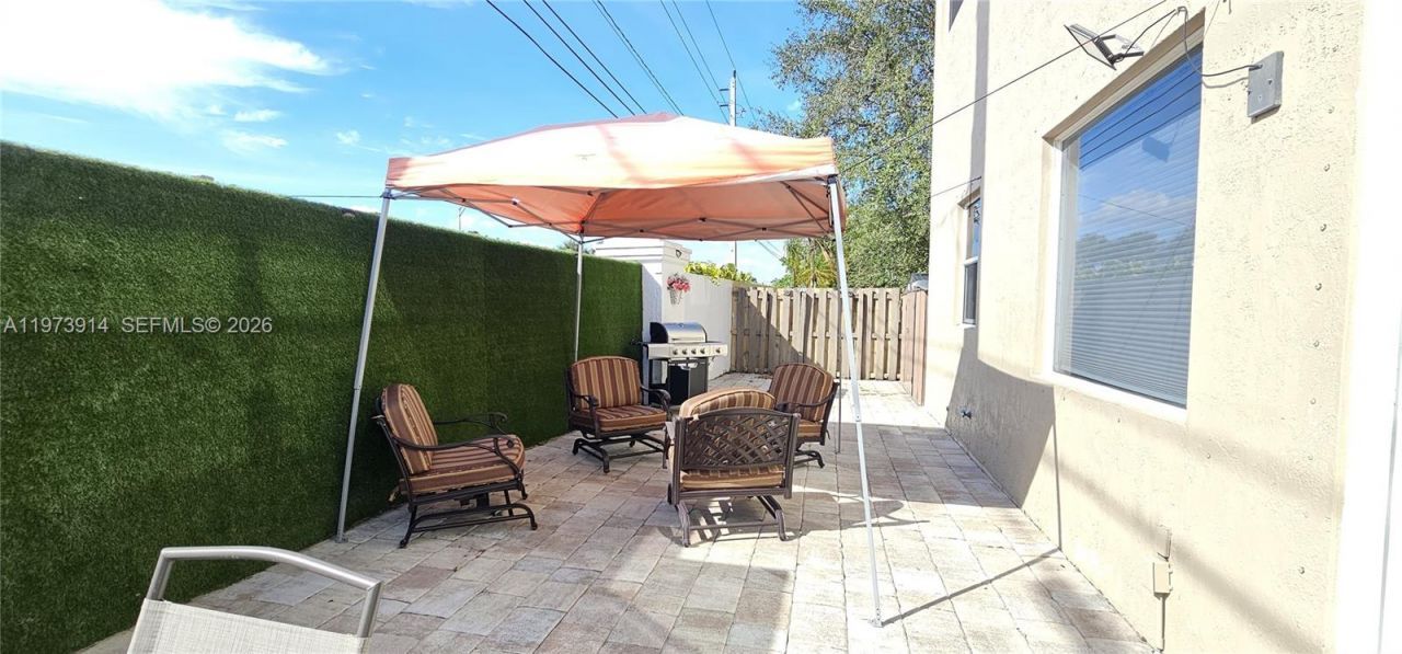 2150 NW 100th Ave, Pembroke Pines, FL 33024 Photo