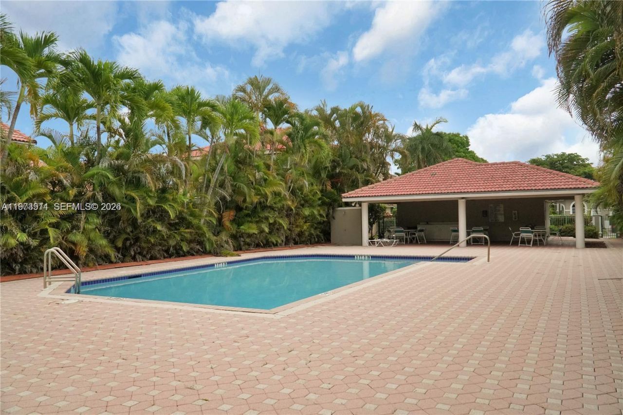 2150 NW 100th Ave, Pembroke Pines, FL 33024 Photo