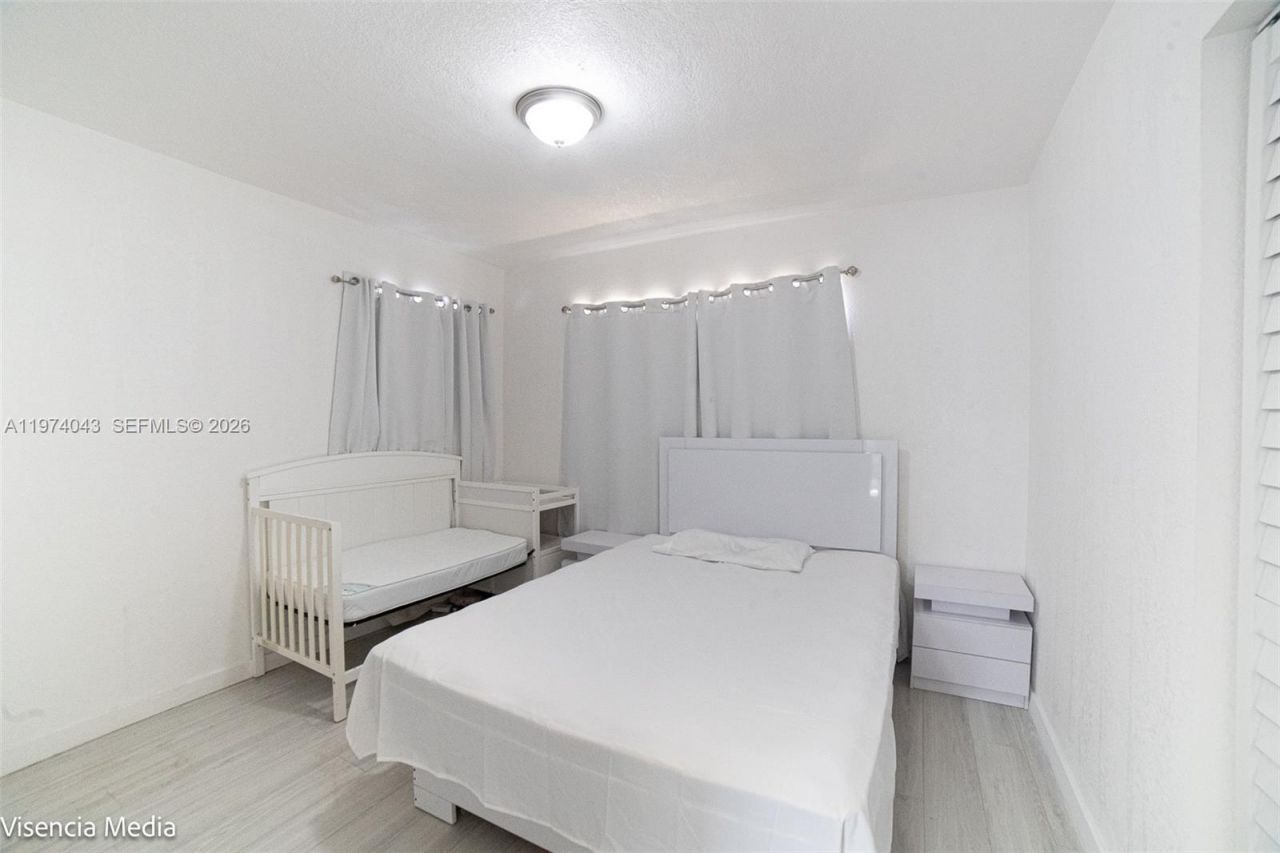 1090 NW 197th Ter , Miami Gardens, FL 33169 Photo