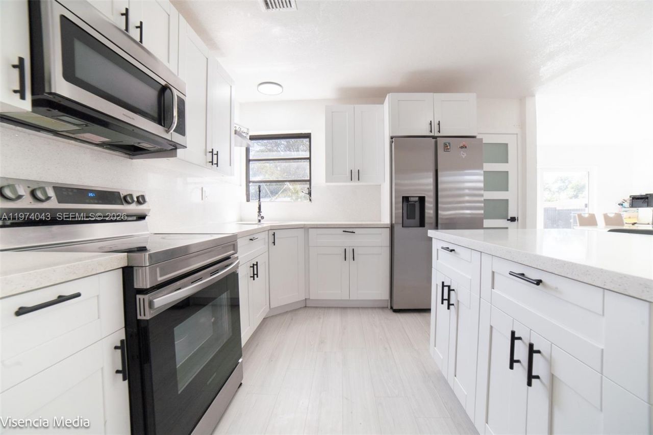 1090 NW 197th Ter , Miami Gardens, FL 33169 Photo