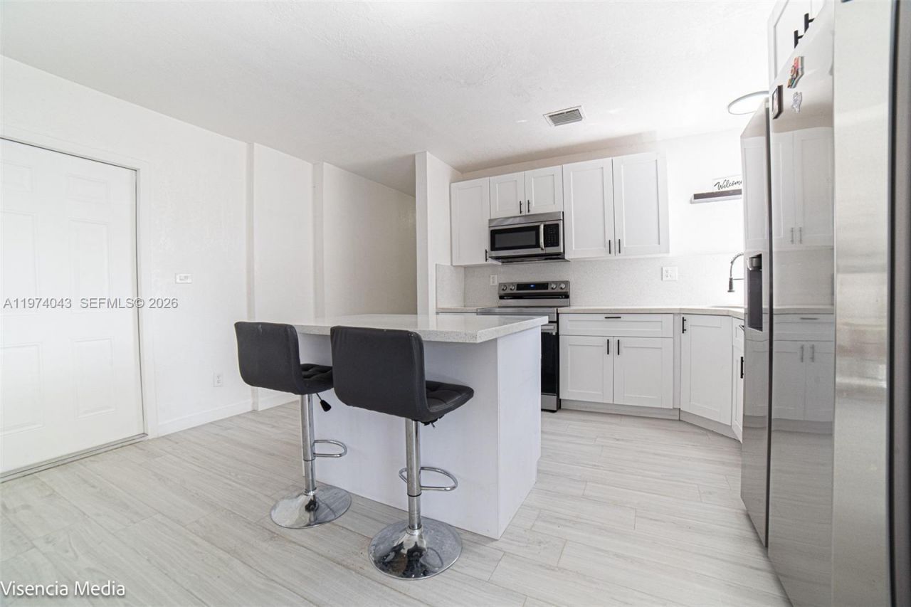 1090 NW 197th Ter , Miami Gardens, FL 33169 Photo