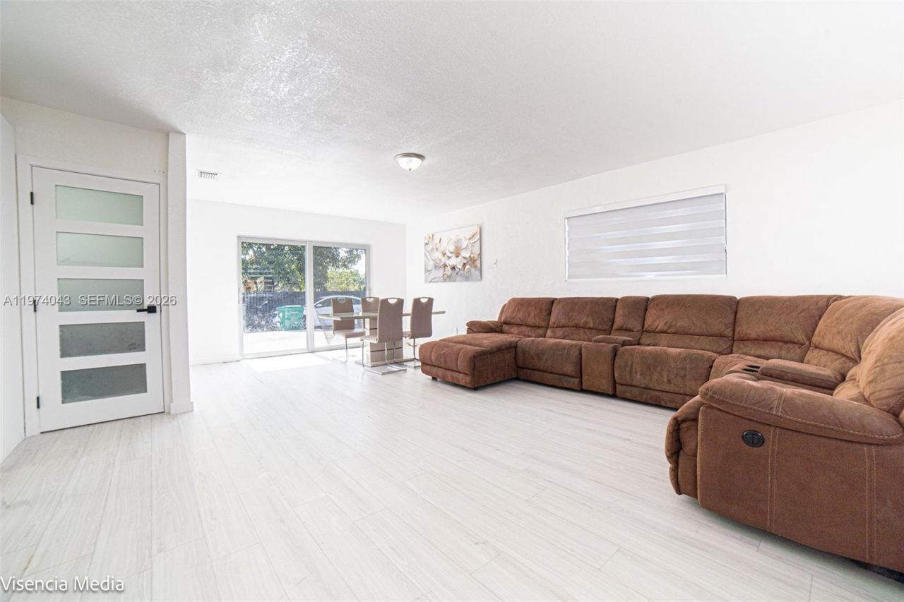 1090 NW 197th Ter , Miami Gardens, FL 33169 Photo