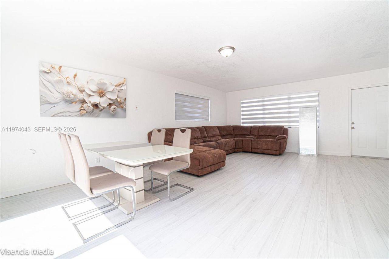 1090 NW 197th Ter , Miami Gardens, FL 33169 Photo