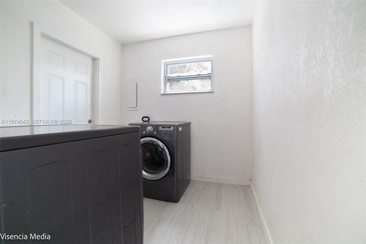 1090 NW 197th Ter , Miami Gardens, FL 33169 Photo