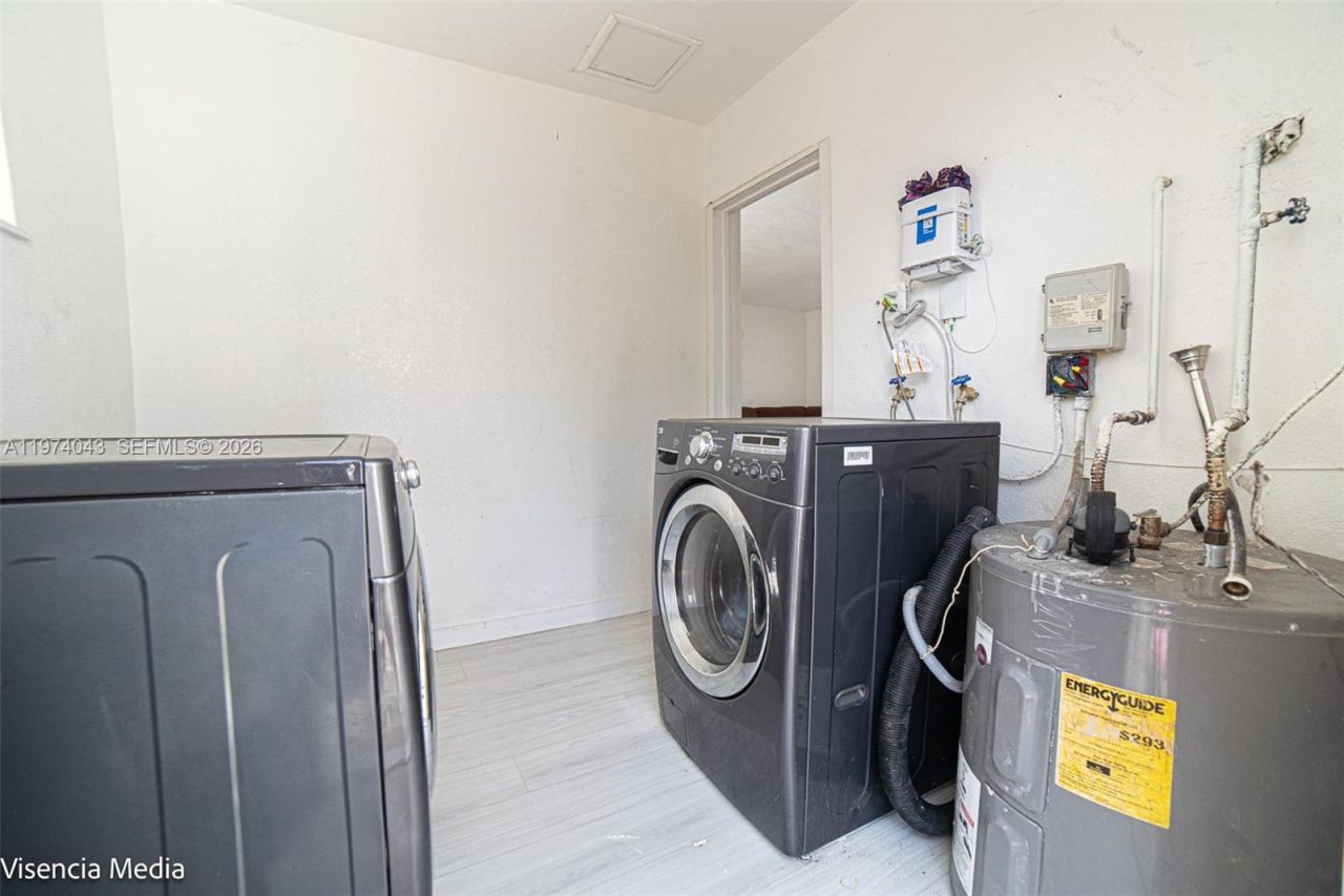 1090 NW 197th Ter , Miami Gardens, FL 33169 Photo