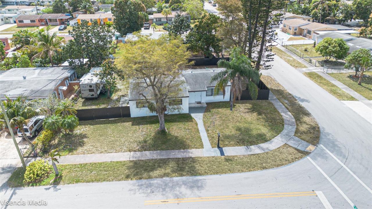 1090 NW 197th Ter , Miami Gardens, FL 33169 Photo