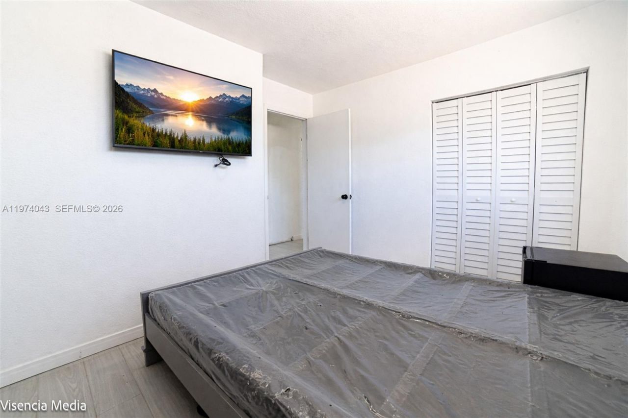 1090 NW 197th Ter , Miami Gardens, FL 33169 Photo