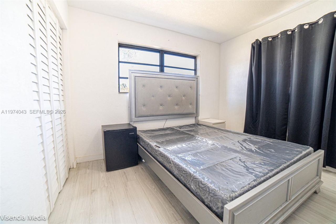 1090 NW 197th Ter , Miami Gardens, FL 33169 Photo