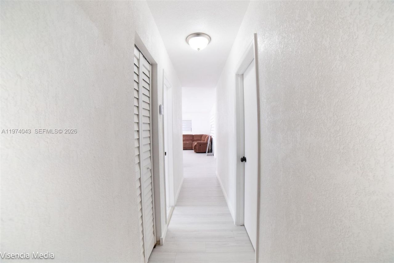 1090 NW 197th Ter , Miami Gardens, FL 33169 Photo