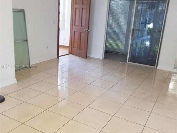 426 NE 210th Cir Ter, Unit 101-2, Miami, FL 33179