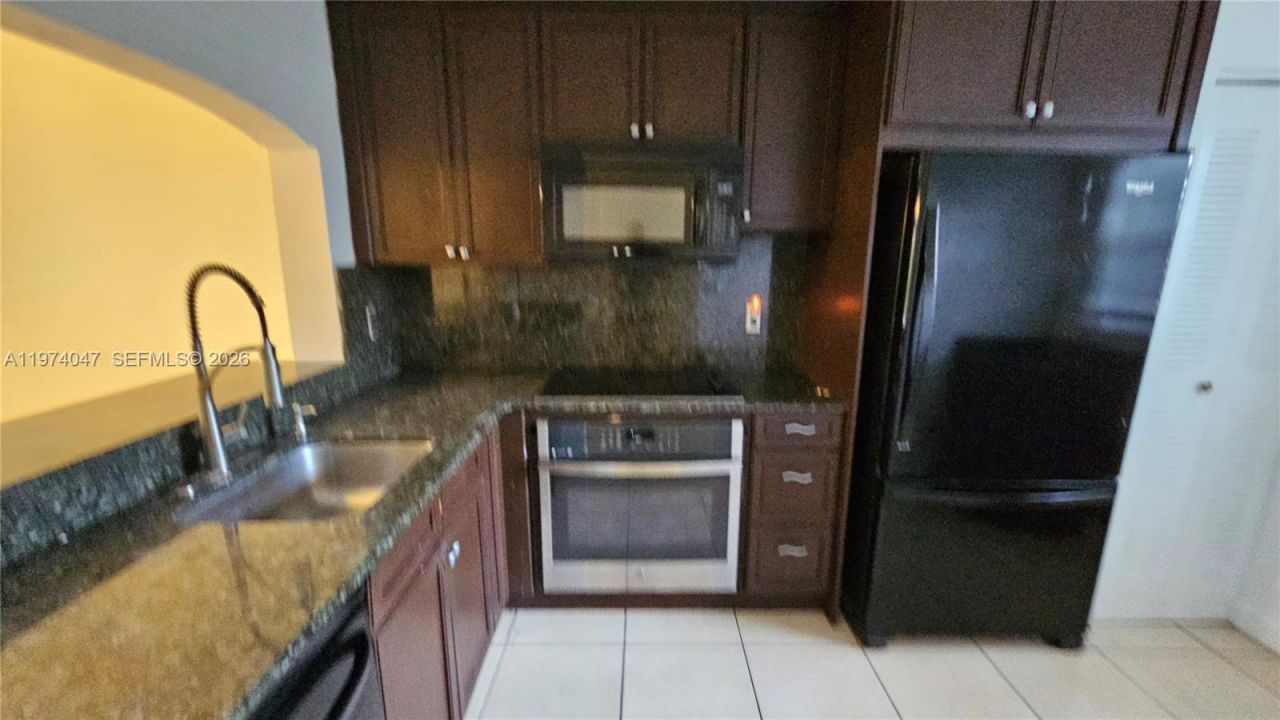 426 NE 210th Cir Ter, Unit 101-2, Miami, FL 33179 Photo