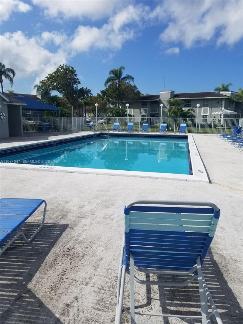 426 NE 210th Cir Ter, Unit 101-2, Miami, FL 33179 Photo