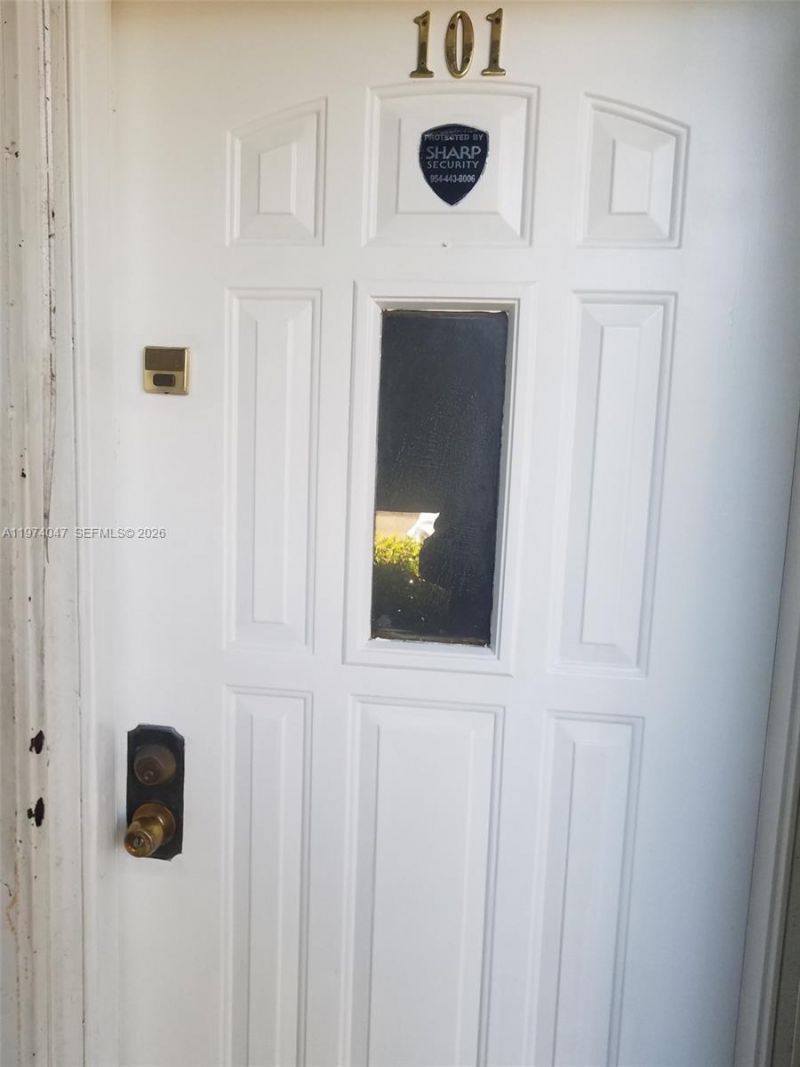 426 NE 210th Cir Ter, Unit 101-2, Miami, FL 33179 Photo
