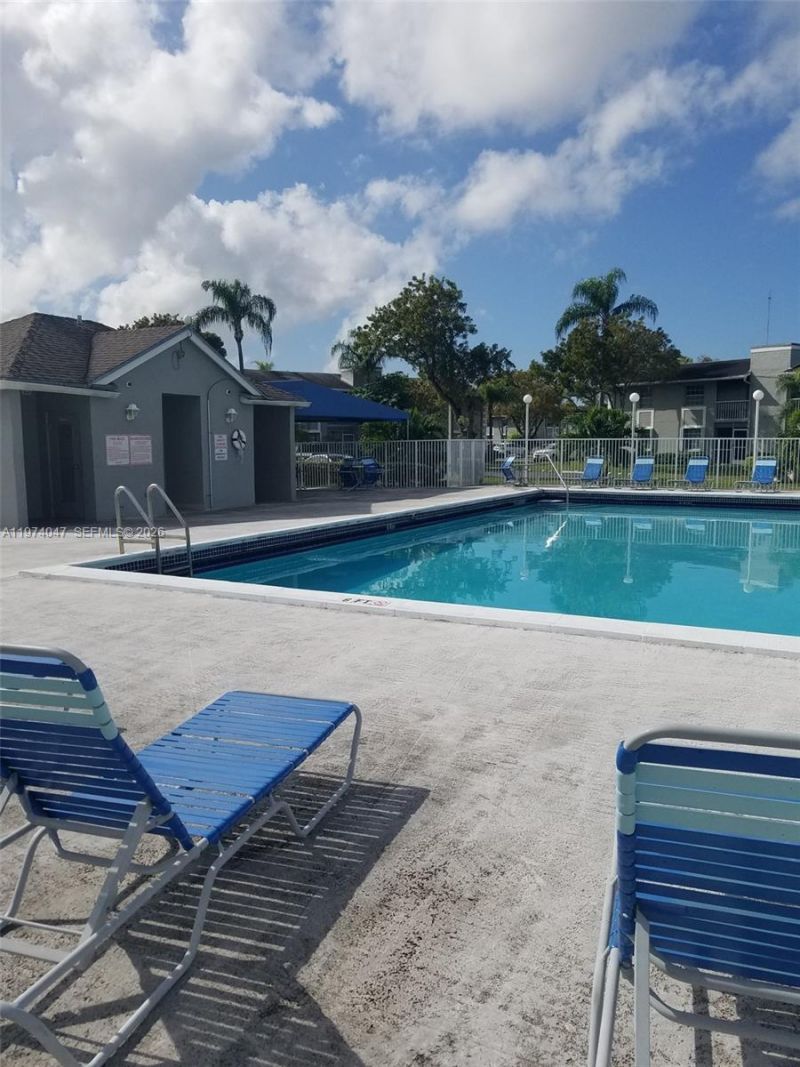 426 NE 210th Cir Ter, Unit 101-2, Miami, FL 33179 Photo