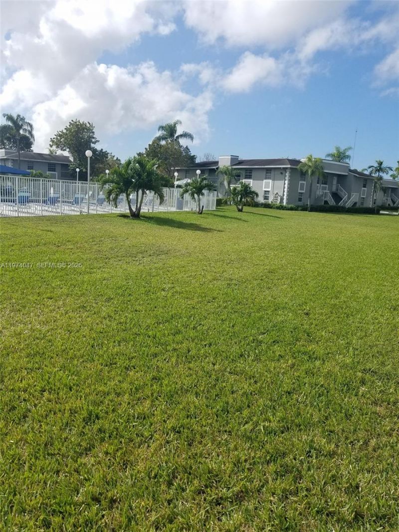 426 NE 210th Cir Ter, Unit 101-2, Miami, FL 33179 Photo