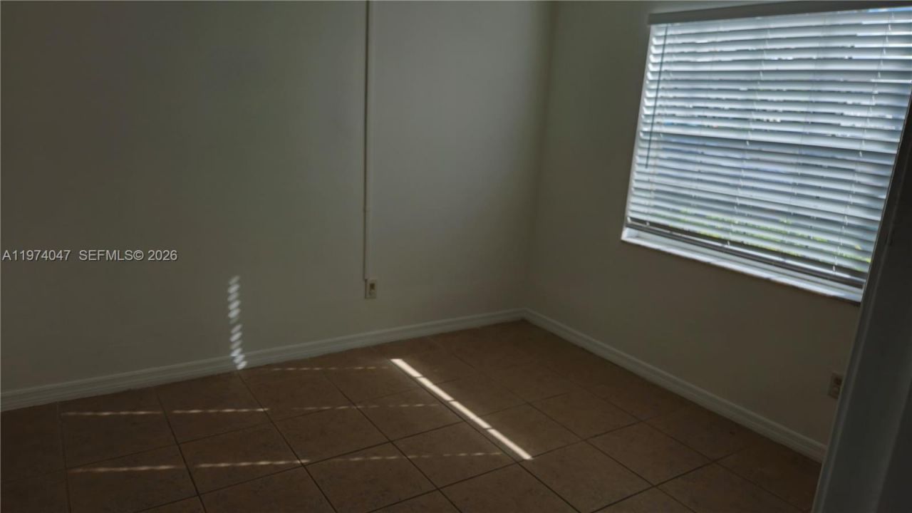 426 NE 210th Cir Ter, Unit 101-2, Miami, FL 33179 Photo