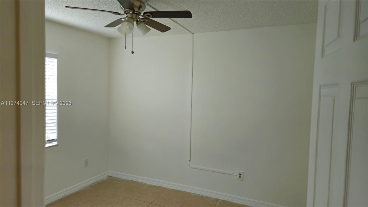 426 NE 210th Cir Ter, Unit 101-2, Miami, FL 33179 Photo