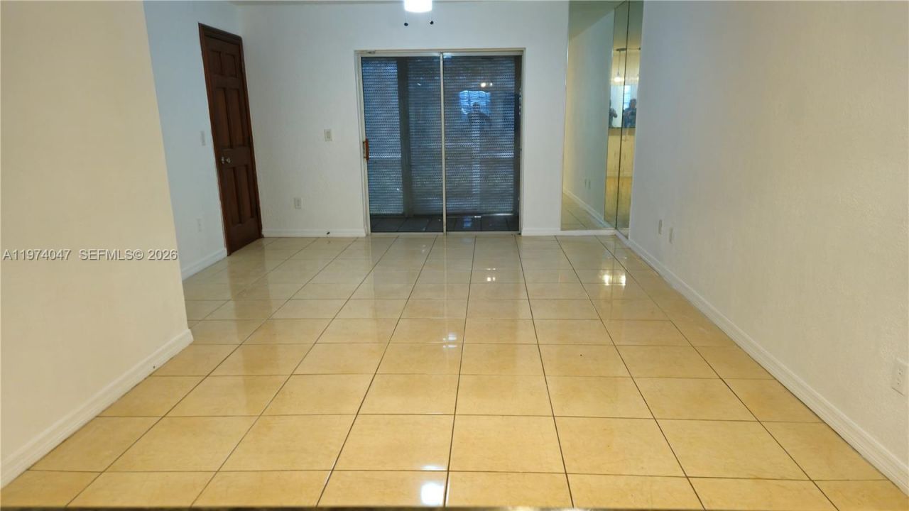 426 NE 210th Cir Ter, Unit 101-2, Miami, FL 33179 Photo