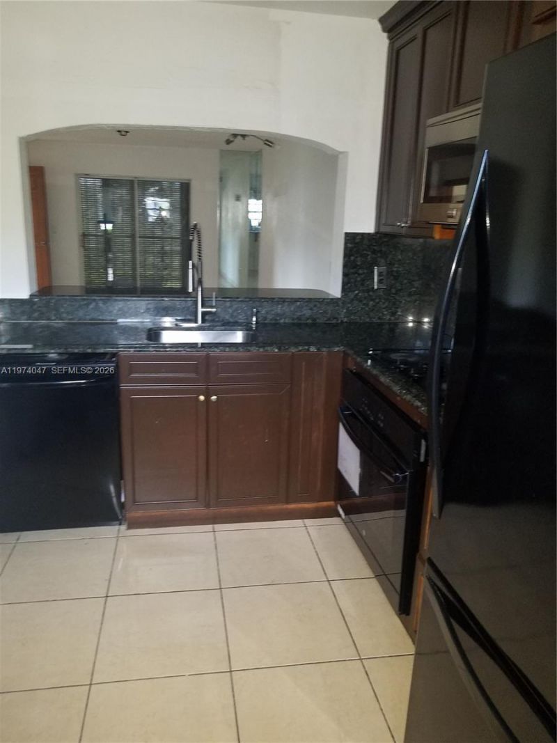 426 NE 210th Cir Ter, Unit 101-2, Miami, FL 33179 Photo