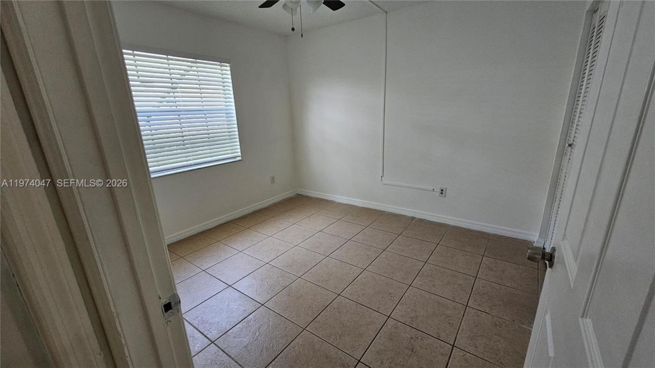 426 NE 210th Cir Ter, Unit 101-2, Miami, FL 33179 Photo
