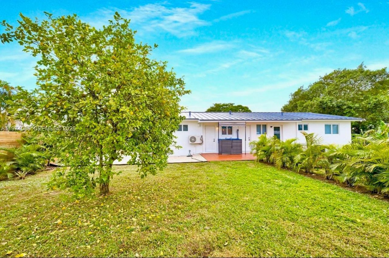 1001 NE 110th St , Unit 1003, Biscayne Park, FL 33161 Photo