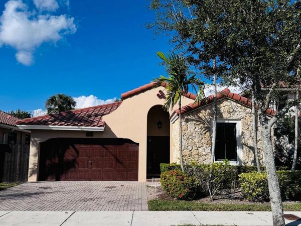 10131 NW 10th St, Miami, FL 33172