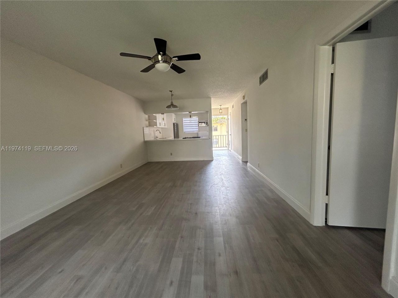 301 Cambridge Rd , Unit 211, Hollywood, FL 33024 Photo