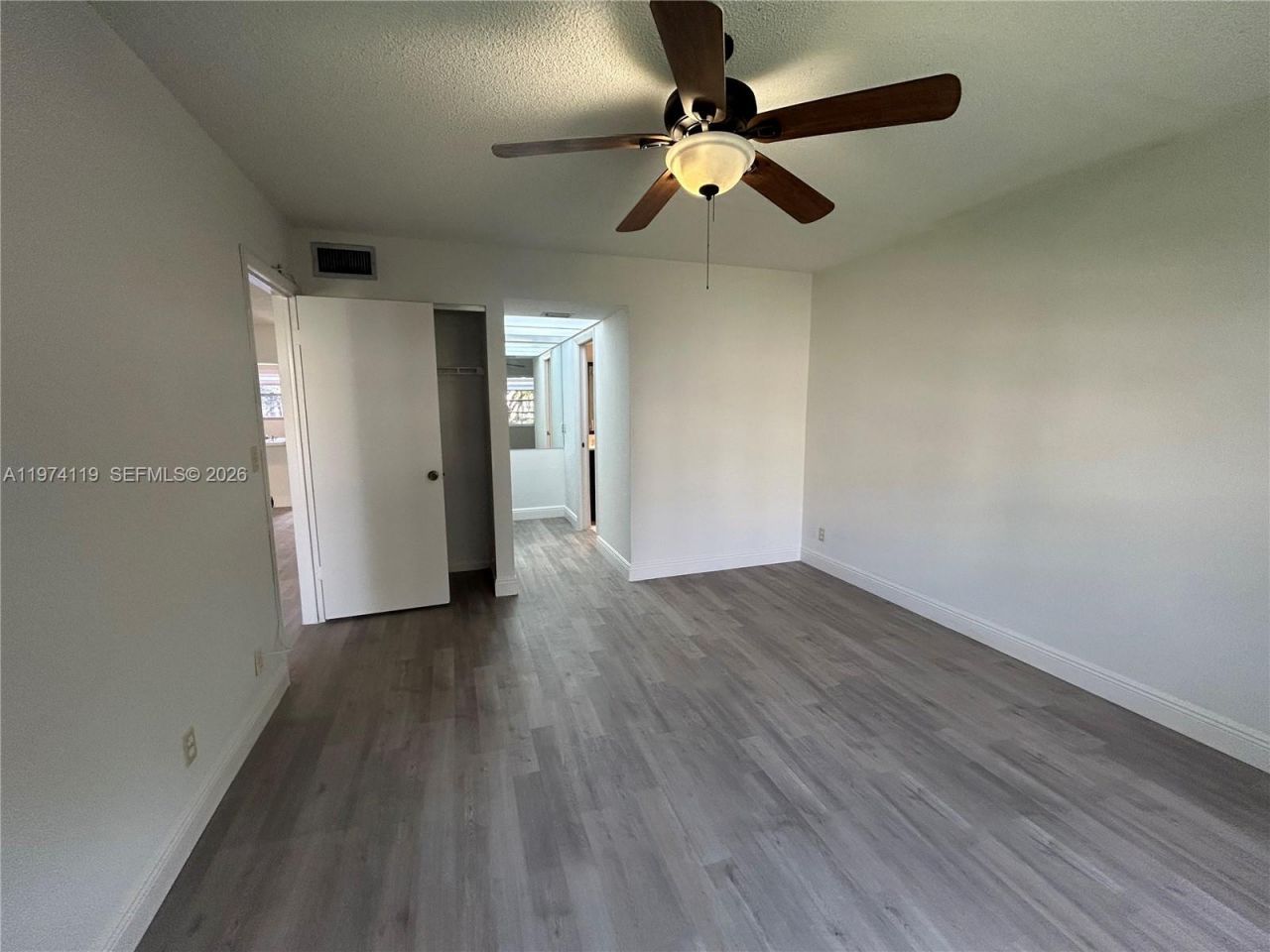 301 Cambridge Rd , Unit 211, Hollywood, FL 33024 Photo