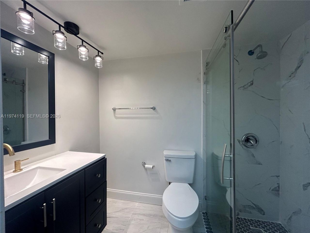 301 Cambridge Rd , Unit 211, Hollywood, FL 33024 Photo