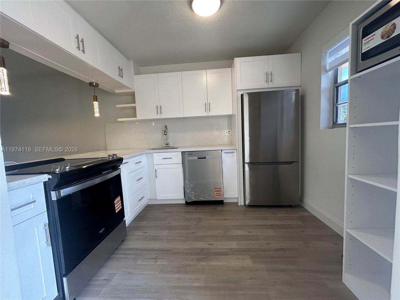 301 Cambridge Rd , Unit 211, Hollywood, FL 33024 Photo