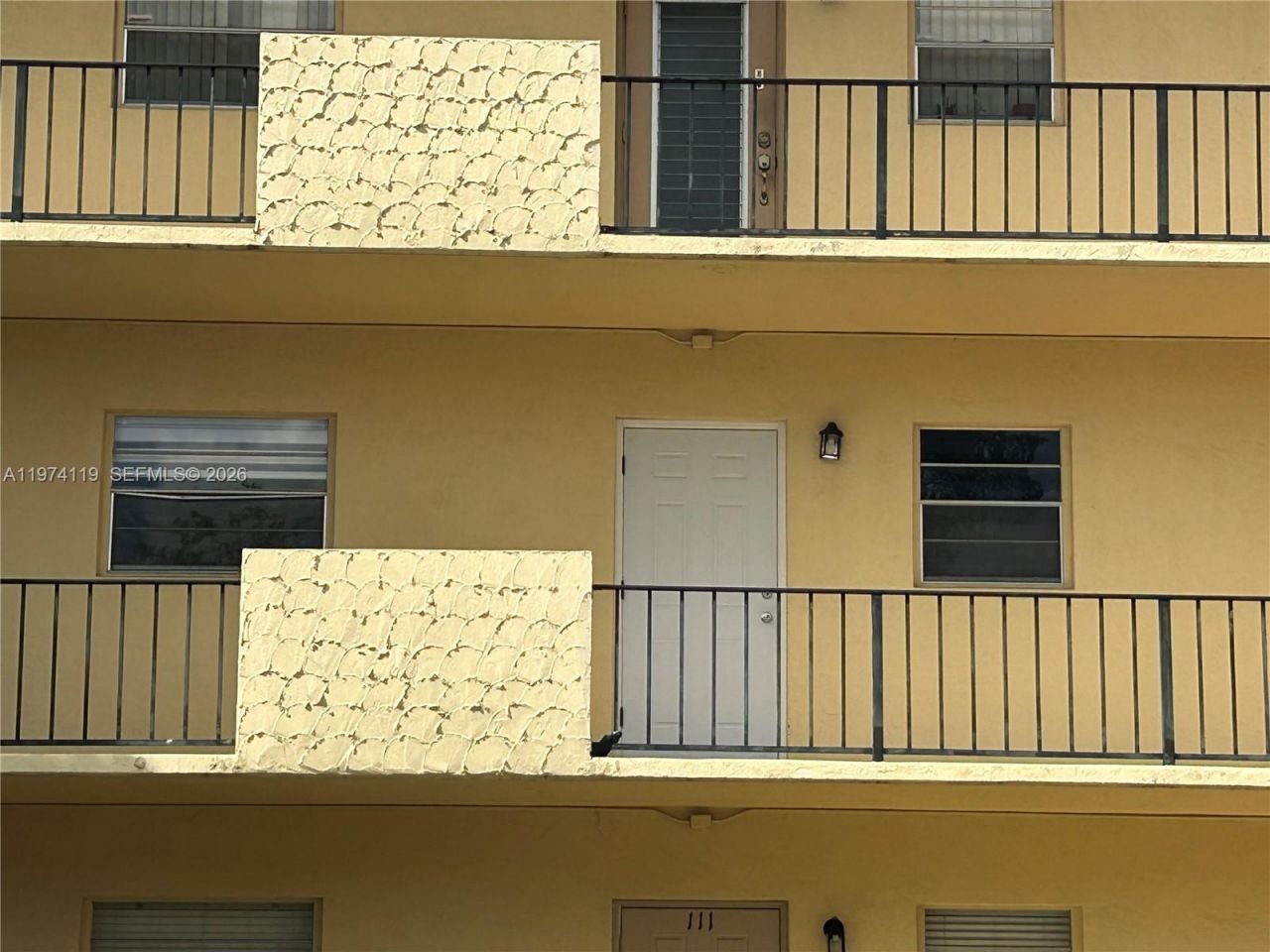 301 Cambridge Rd , Unit 211, Hollywood, FL 33024 Photo