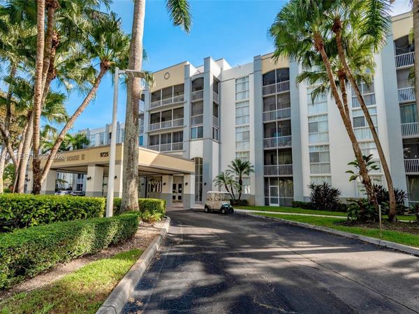 9725 NW 52nd St , Unit 213, Doral, FL 33178