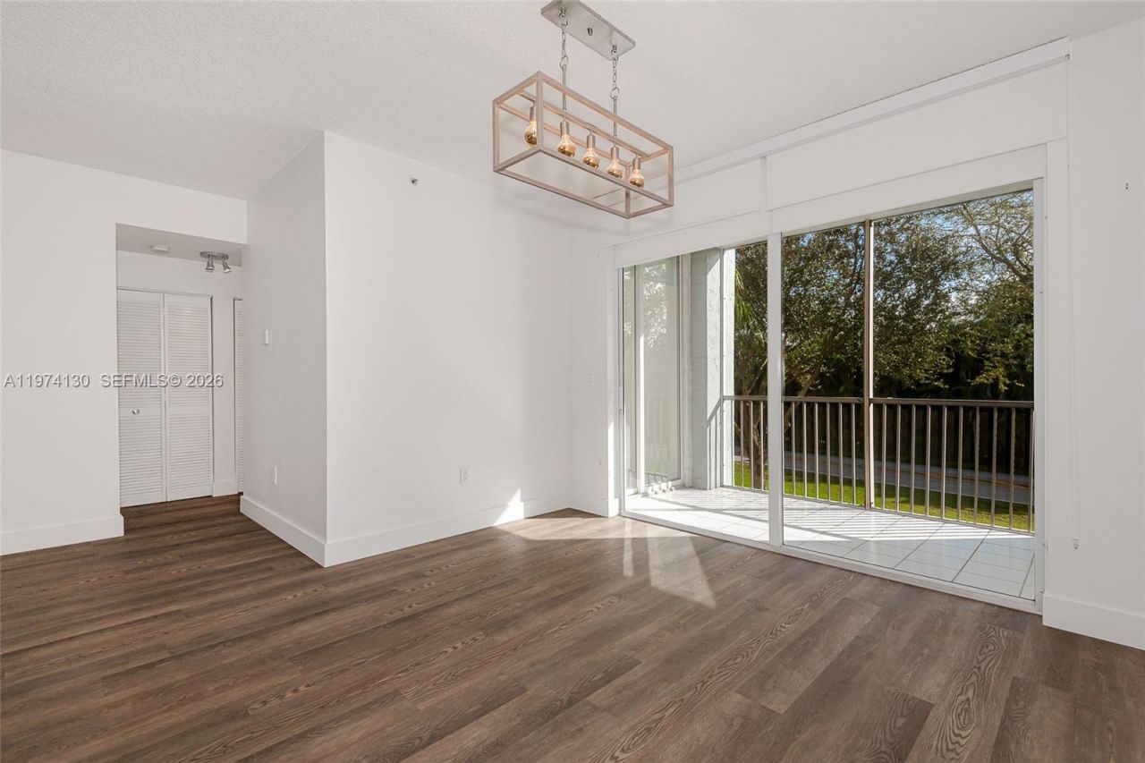 9725 NW 52nd St , Unit 213, Doral, FL 33178 Photo